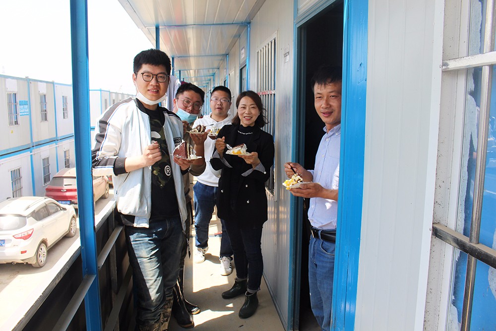 歐感科技｜工地暖心生日，傳遞企業(yè)溫情！